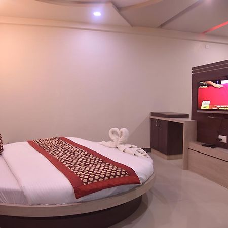 Hotel Sun Plaza Somnath Exterior photo