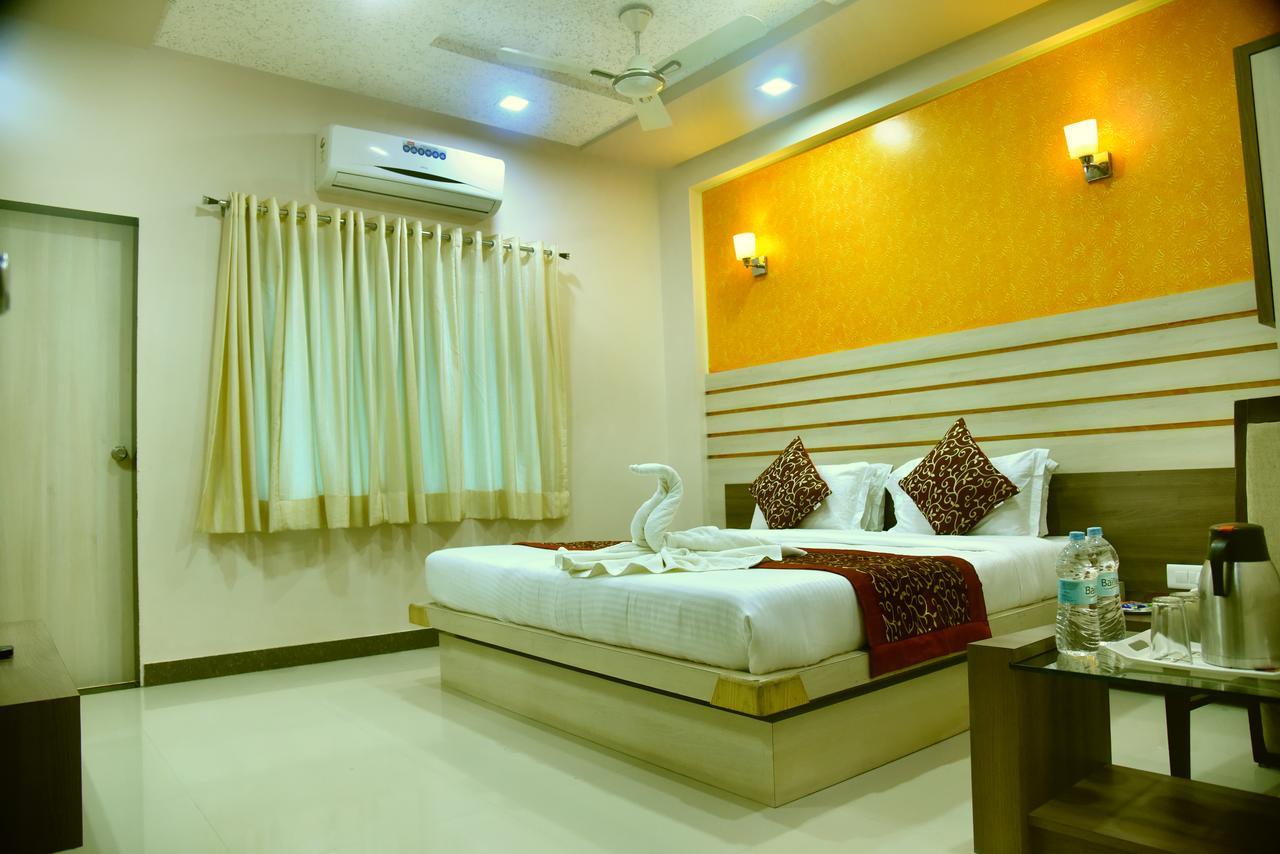 Hotel Sun Plaza Somnath Exterior photo