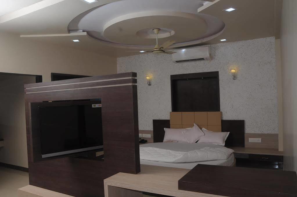 Hotel Sun Plaza Somnath Exterior photo
