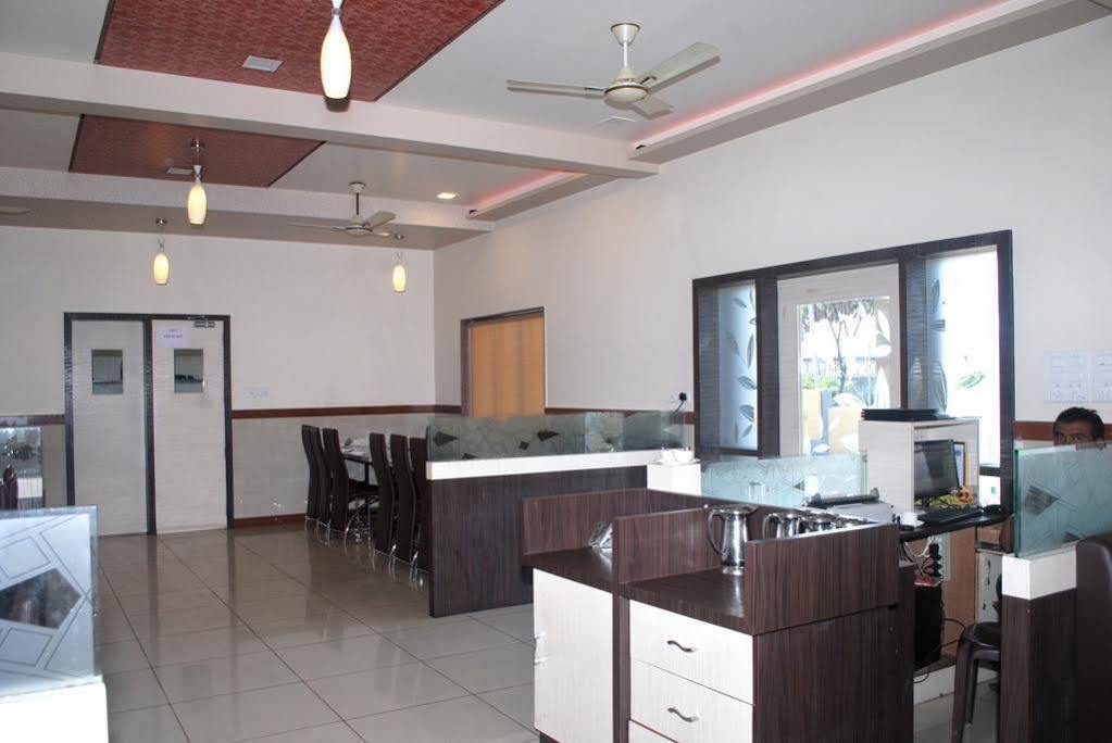 Hotel Sun Plaza Somnath Exterior photo