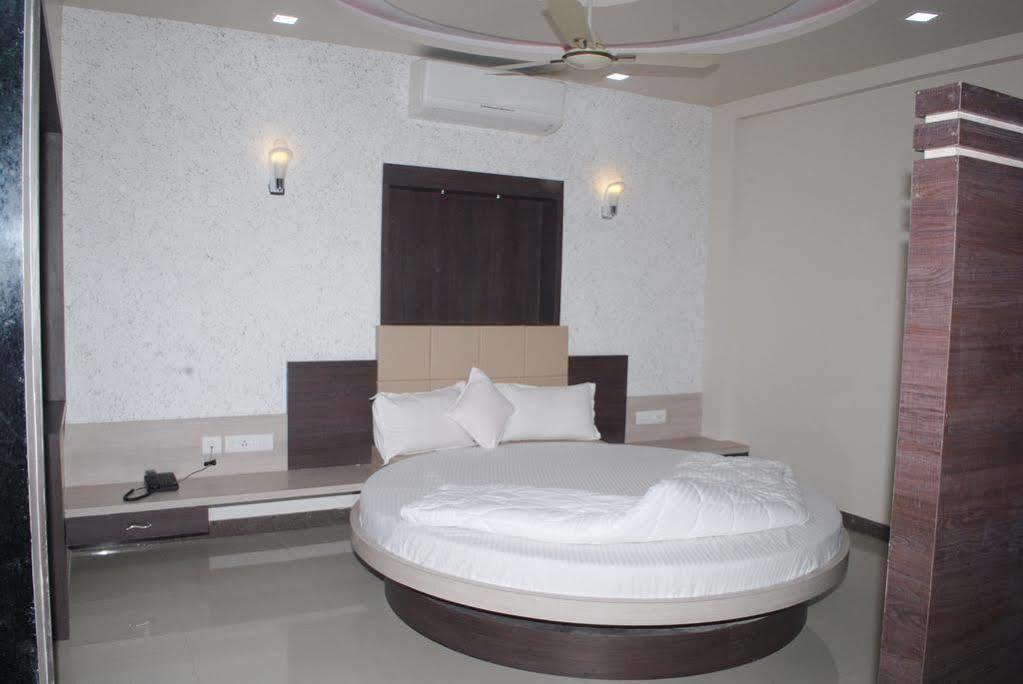 Hotel Sun Plaza Somnath Exterior photo