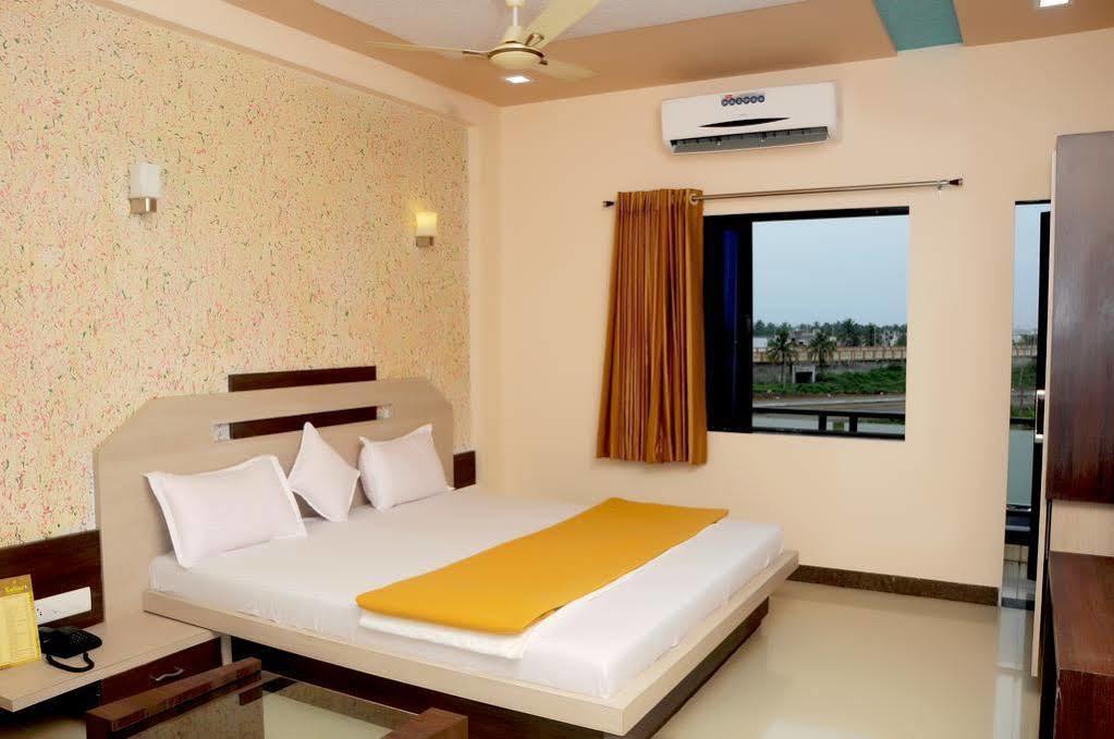 Hotel Sun Plaza Somnath Exterior photo