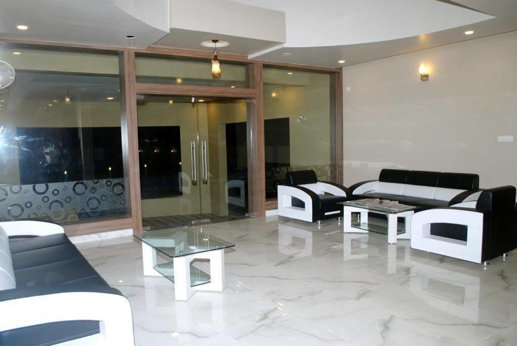 Hotel Sun Plaza Somnath Exterior photo