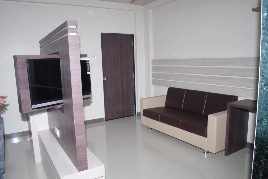Hotel Sun Plaza Somnath Exterior photo
